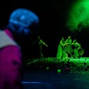 시간을 칠하는 사람 이미지