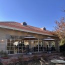 부경주유소 | 기장 브런치 카페, 유럽감성 가득한 대형카페 만달리