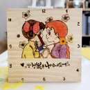 캘리그라피 우드버닝 탁상시계 이미지