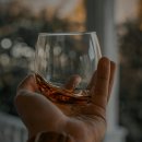 로즈타바코 - 창원시 마산합포구 합포로 143-1 | [푸에기아 1833] '더 스피릿' — 은밀하게 풍기는, 어른의 절제된 관능과 여유로움🍾🪵