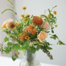 싱그러운 여름 꽃 화병꽂이 이미지