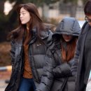 [포토엔]시크릿 한선화-송지은 ‘강추위에 패션포기한 출근길’ 이미지