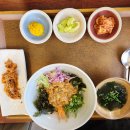 비빔밥과 덮밥 이미지