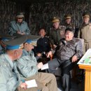 김정은, 공군비행연대 방공·공습훈련 지도...'항시적 임전태세' 강조 이미지