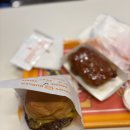 북촌동굴 | [안국역 맛집] 침스버거, 북촌 수제버거 침스더블 버거와 “칠리스 통모짜 치즈스틱“ 솔직 후기
