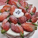 신용산역 6번 출구 | 신용산역 대형 카페 추천 독일빵집은 브로트아트 서울 딸기케이크 맛집 방문 후기