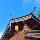 나시족 전통 민가건축 ㅡ 리장 백사고진 삼삼오오 삼산커피(三三兩兩 三山咖啡​, Sānsānliǎngliǎng Sānshān Kāfēi) 이미지