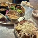 천안 신부동 맛집 ‘골목갈튀’ 후기 / 튀긴 갈비를 쌈 싸 먹는 집!