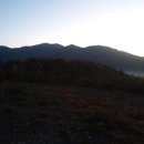 건물 앞 삼거리 이미지