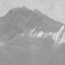 세계 탐험사 100帳面 92 - 이름 없던 봉우리, 로체에 서다 초모룽마 대신 한풀이한 에른스트 라이스, 프리츠 르후징거(1956년) 이미지
