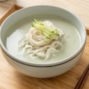 여름철 기력 회복에 최고 '콩 국수의 효능' 이미지