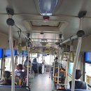 심찭지 않은 단골이발소에서 이발비가 약간 비싸서 이미지