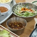 산청리56 솥뚜껑 생삼겹살 | [교대역 맛집 추천] 미나리 삼겹살을 먹을 수 있는 '산청리56솥뚜껑생삼겹살'🥬