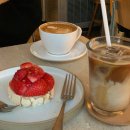 맛집 | 망원동 카페 올웨이즈어거스트로스터스 웨이팅 라떼 디저트 맛집 후기