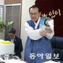 노인회장, 김은경 사과에 4차례 ‘사진 따귀’… 당내 “金 사퇴해야” 이미지