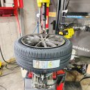 타이어샵 이미지