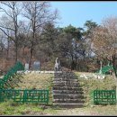 안성의 문화재, 죽산리 석불입상(竹山里 石佛立像)과 죽산리 삼층석탑(竹山里 三層石塔) 이미지