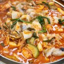 만원의행복김치전골 이미지