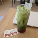 토스티토스트 | 석촌 신상 토스트 카페 토스티 내돈내산 딸기말차라떼 후기