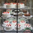 주흥11길 12-2 | [공지] 신사 가로수길 <듀자미>, 한 자리에서 오래 사랑받는 이유, 홀케이크 포장 후기 (예약X)