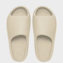 블랙바닐라 | YEEZY 이지 슬라이드 블랙 바닐라 내돈내산 후기! 4만원대 신발장에 슬리퍼가 많아도 결국 손이 가는 건...