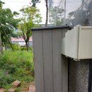 정문 화장실 뒷쪽 바닥 보도블록 재시공후 빗자루 창고 판넬 구매후 시공환료 이미지
