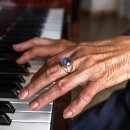 간단한 음악 테스트가 노인의 인지 저하를 예측한다는 연구 결과가 나왔습니다. 이미지