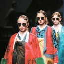 한중일 전통의상 패션쇼 이미지