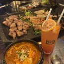 동호한돈 | 이태원 고기집 삼겹살 맛집 김숙성 이태원점 회식장소 추천