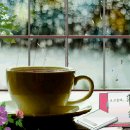 비 오는 날에 마시는 커피 한 잔 이미지