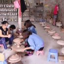 베트남 하노이에서 버스로 다녀올 수 있는 밧짱 도자기 마을 (Bat Trang Pottery Village) 이미지