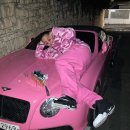 핑크빛 차 타는(탔던) 유명인 이미지