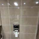 진우금속 | 화장실 안전손잡이 설치하는방법 욕조 변기 옆 안전바 설치작업