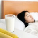 “바나나는 천연 수면제”…‘꿀잠’에 좋은 음식 8가지 이미지