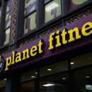 인디애나폴리스의 Planet Fitness에서 한 남자가 체육관에 들어간 지 3일 만에 태닝 침대에서 사망한 채 발견되었습니다. 이미지