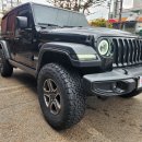 랭글러 JL 스포츠 - BFGoodrich KO2 285/75R17(34") 타이어 & TeraFlex 레벨링 키트 장착 이미지