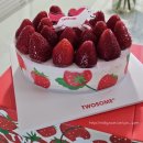 야후빌딩 | [투썸플레이스] 투썸 '생딸기 듬뿍 우유 생크림' 케이크 후기