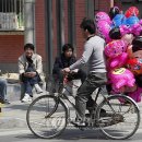 Migrant workers - A balloon vendor 이미지