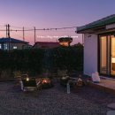 돌담 너머 하늘 이미지