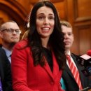 Jacinda Ardern: NZ opposition leader hits back over baby questions 이미지