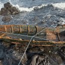 포구와 목선 이미지