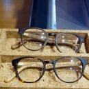 아프리카 건대롯데점 | 안경테 추천 가벼운 뿔테 오트리 찾go 건대 안경점