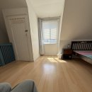 Beautiful room available on October 1st available on Downtown east York 이미지