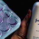 Johnson & Johnson (J&J) 베이비 파우더는 난소암 위험 증가와 관련이 있습니다. 이미지