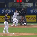 한국시리즈 1차전을 가져가는 kt 위즈.gif 이미지