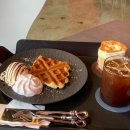 더달달 파주교하점 | [파주카페] 통창뷰 예쁜 파주 디저트 크로플 맛집 카페 피스타치오 크림라떼 추천 : 비스토조 교하로스터리