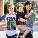 광안리 백사장 '태풍 차바 쓰레기' 치운 외국인 세 모녀 이미지