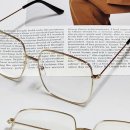 스퀘어 안경 이미지