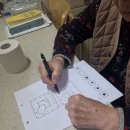 편리하지만 삭막하고 감정이 사라진 세상 이미지