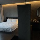 스테이 이, 스테이 재 이미지